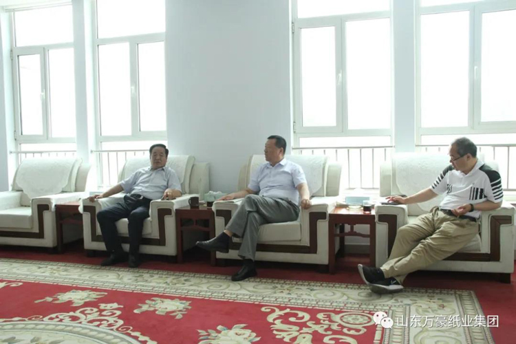 省造紙行業(yè)協(xié)會(huì)會(huì)長趙振東來集團(tuán)調(diào)研